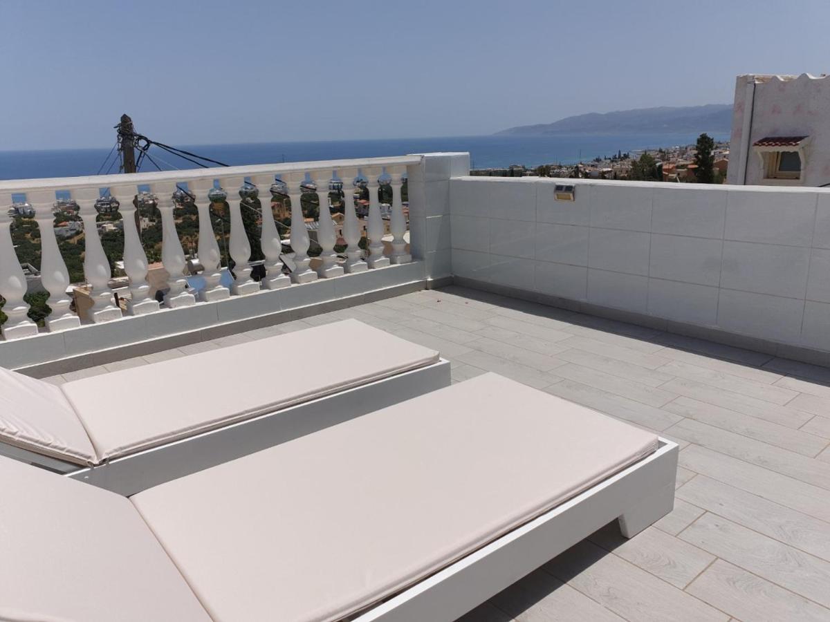 Korifi Suites Adults Only Limenas Chersonisou Exterior foto