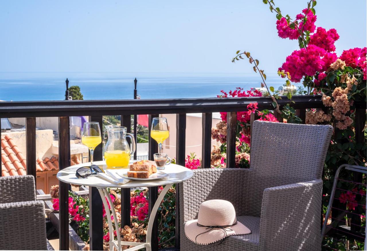 Korifi Suites Adults Only Limenas Chersonisou Exterior foto